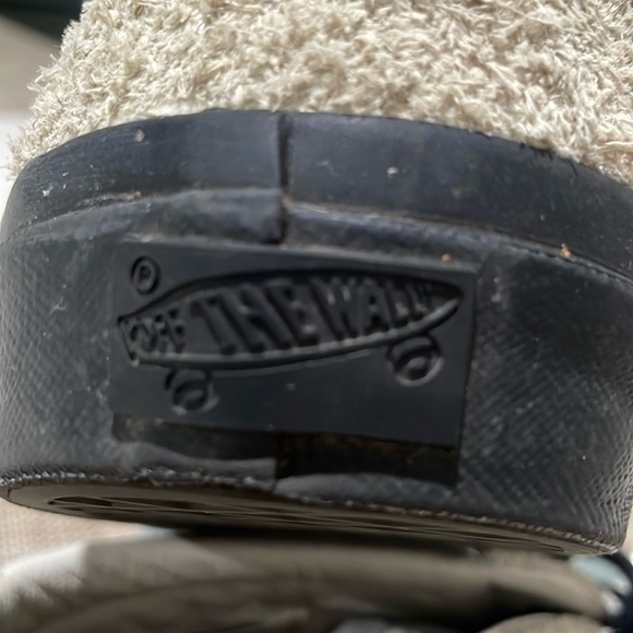 Vans Sk8-Mid in nylon and suede. Men's 9.5. Like new condition. Skate to create! - Picture 9 of 16